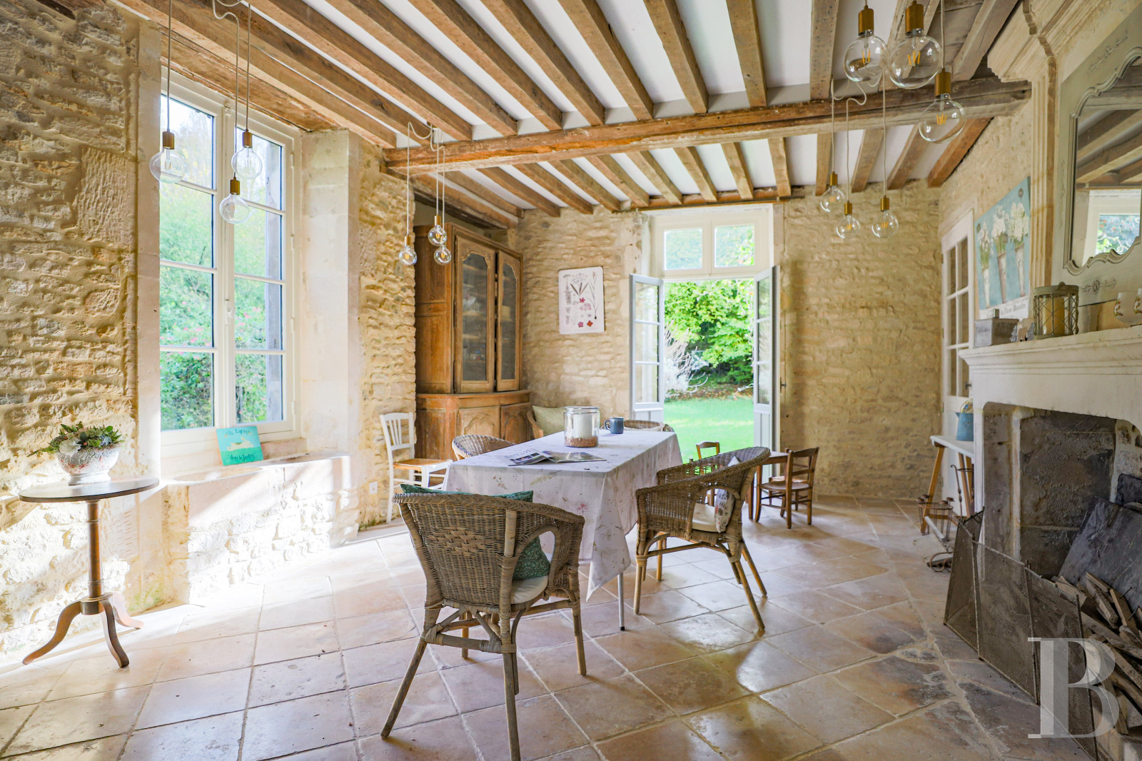En Normandie, à Falaise, une maison des 17e et 18e siècles au cœur d’un quartier historique - photo  n°37